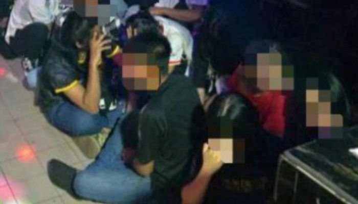 வெளிநாட்டு கராக்கே  மையத்தில் அதிரடி சோதனை  21 பேர் கைது