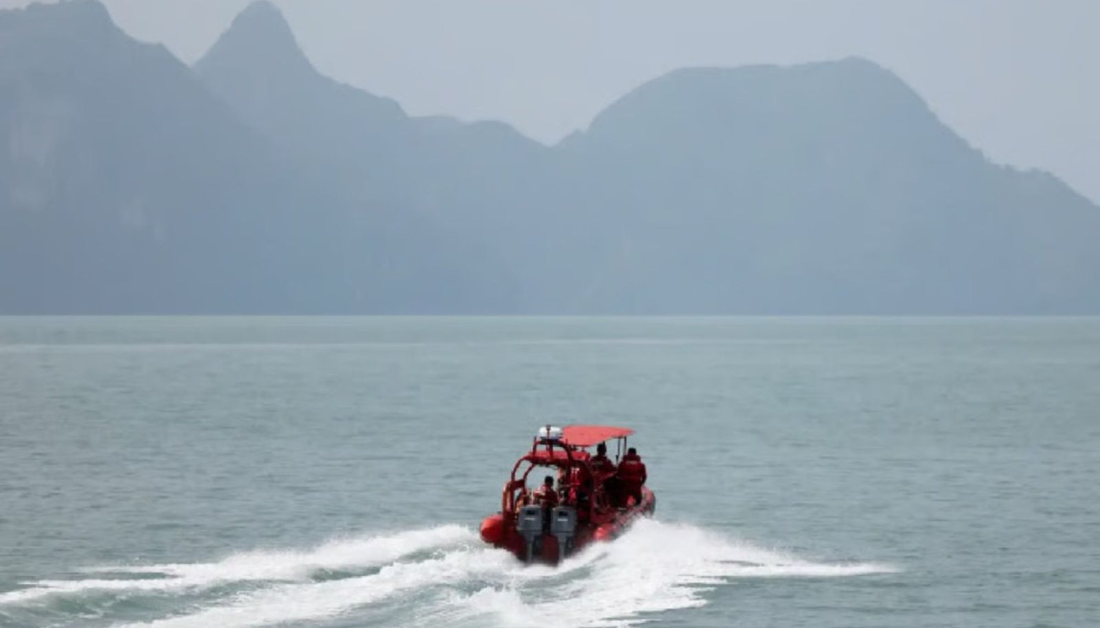 கள்ளக்குடியேறிகளை ஏற்றி வந்த ‘Rohingya’ கப்பல் கடலில் கவிழ்ந்த சம்பவம்; 11 பேர் உயிரிழப்பு & 13 பேர் மீட்பு