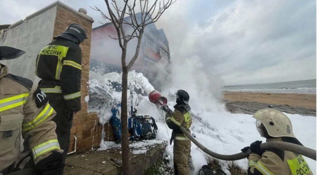 ரஷ்யாவில் காலி வீட்டில் விழுந்து நொறுங்கிய ஹெலிகாப்டர்;5 பேர் பலி