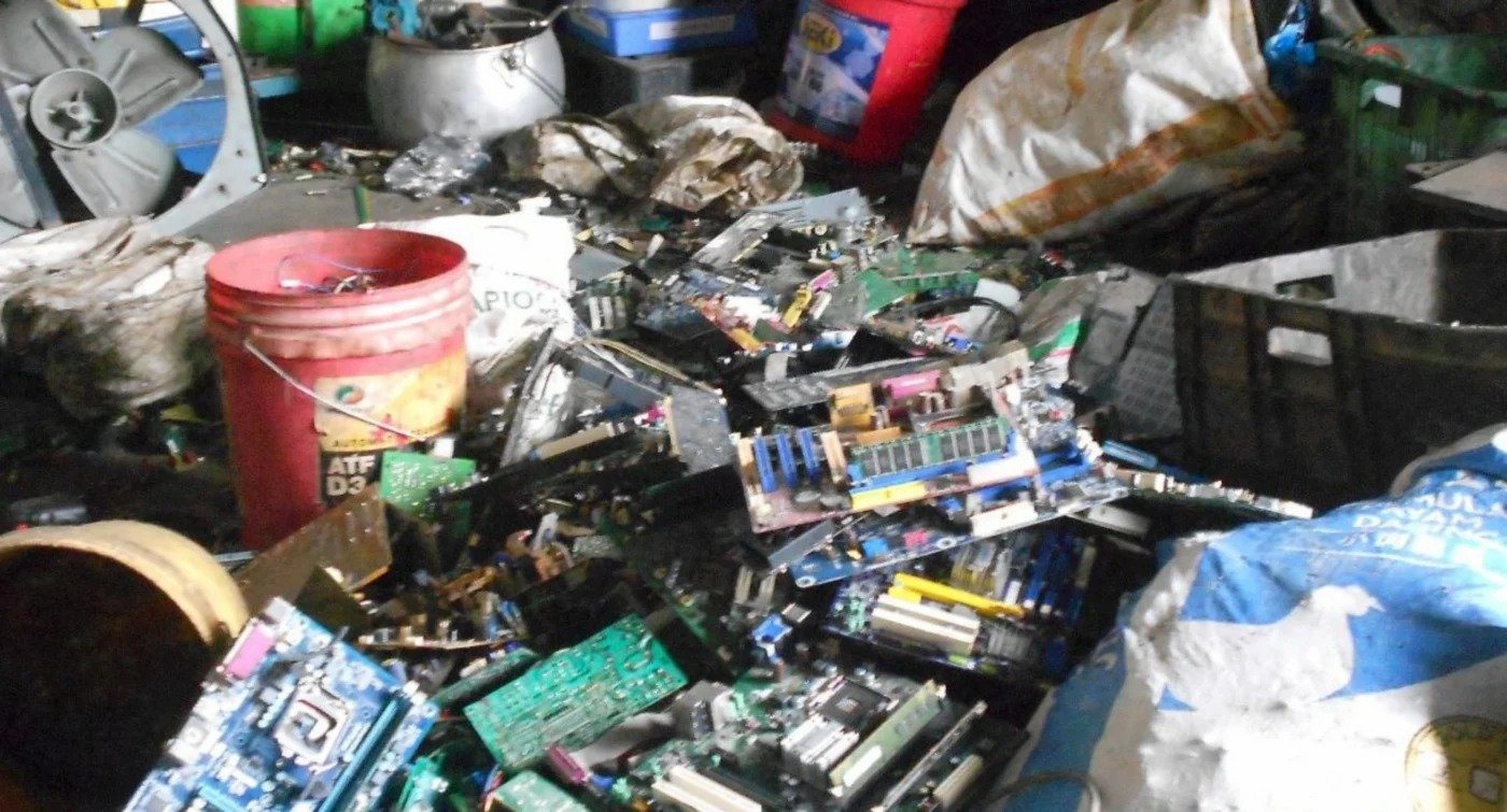 மலாக்காவில் சட்டவிரோத மின்சாதன கழிவுகளைச் சேமித்த நிறுவனத்திற்கு RM25,000 அபராதம்