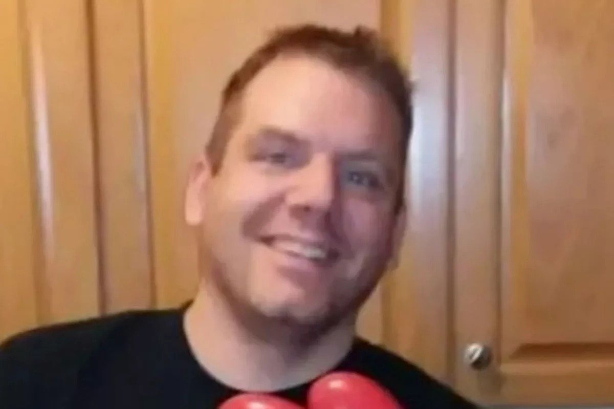 ஒரு மாதம் மலம் கழிக்காமல் அமெரிக்க ஒஹியோவைச் சேர்ந்த ஆடவர் மரணம்