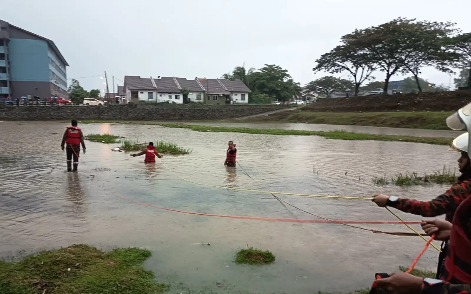 மலாக்காவில் ஆற்றில் அடித்து செல்லப்பட்ட 11 வயது சிறுவன் பலி