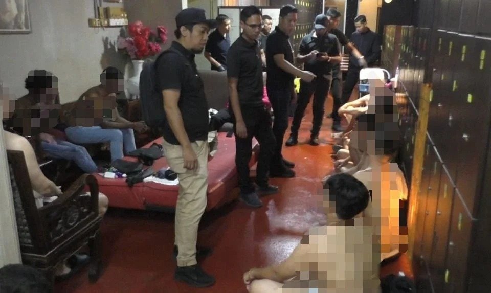 சௌகிட்டை தொடர்ந்து பினாங்கு பிறையில் ஓரினச் சேர்க்கை ‘ஸ்பா’ அம்பலம்: பதின்ம வயது பையன், முதியவர் உட்பட 11 பேர் கைது