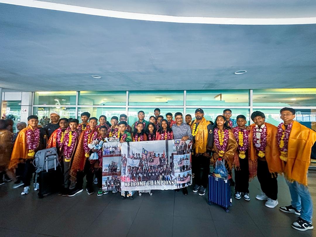 2025 உலக ரோபோட் போட்டி; 80-க்கும் மேற்பட்ட பதக்கங்கள் வென்று மலேசிய தமிழ் பள்ளி மாணவர்கள் சாதனை; சுந்தரராஜு நேரில் வரவேற்பு