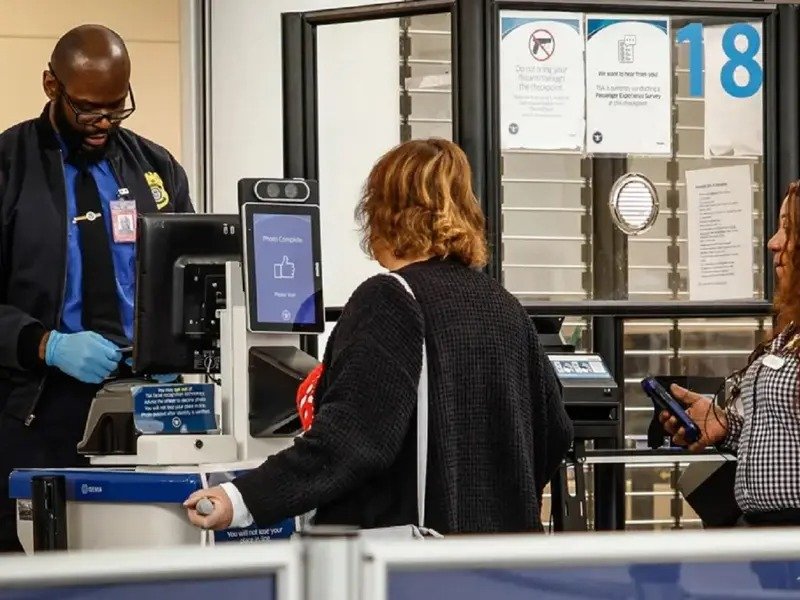 அமெரிக்கா செல்கிறீர்களா? 5 ஆண்டு சமூக ஊடக வரலாற்றை கேட்கும் ட்ரம்ப் அரசாங்கம்