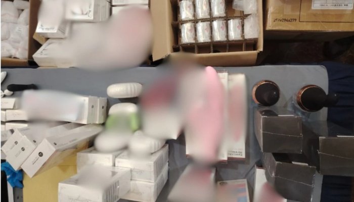 பூச்சோங்கில் கிடங்கிலிருந்து குறைந்தது 1 மில்லியன் ரிங்கிட் பாலியல் பொம்மைகள்  பறிமுதல்