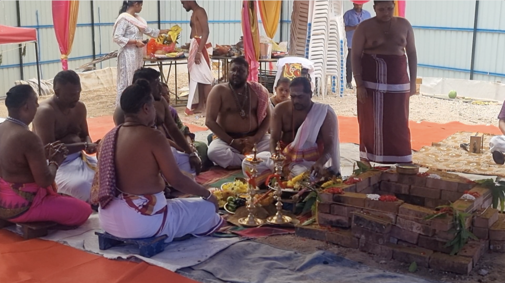 புதிய நிலத்தில் மஸ்ஜித் இந்தியா தேவி ஸ்ரீ பத்ர காளியம்மன் ஆலயத்தின் வாஸ்து சாந்தி, கணபதி ஹோமம்