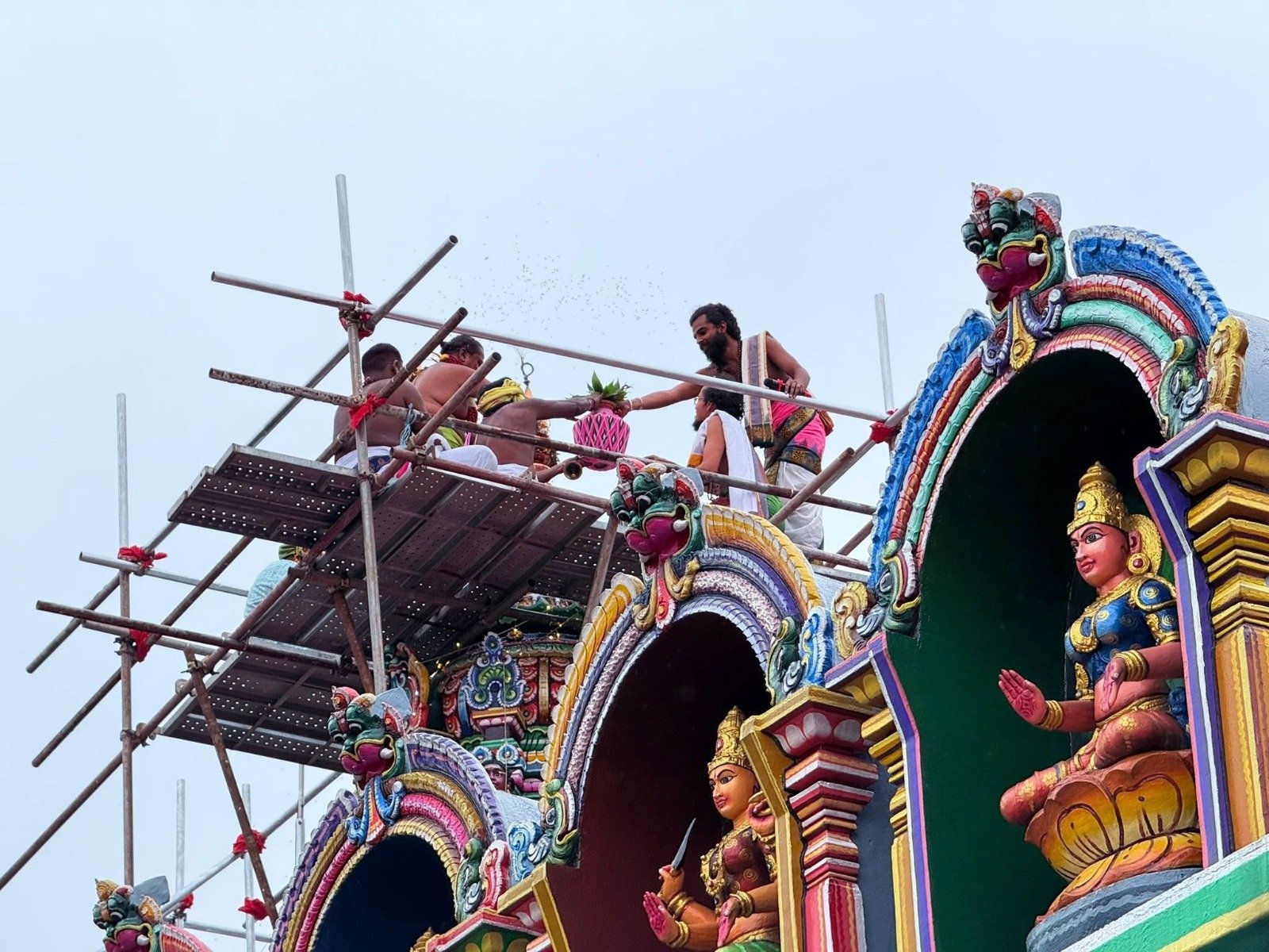 கிள்ளான் ஸ்ரீ மகா மாரியம்மன் ஆலயத்தில் பிரமாண்ட மகா கும்பாபிஷேகம்