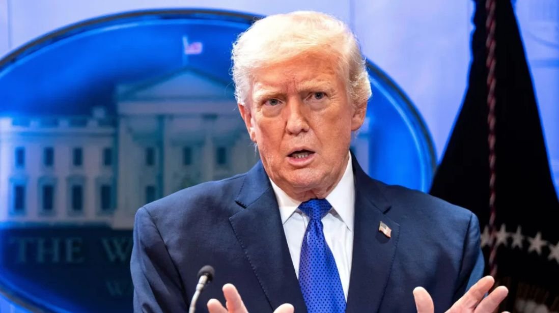 மீண்டும் அதிரடி; 15% உலகளாவிய இறக்குமதி வரியை அறிவித்த ட்ரம்ப்