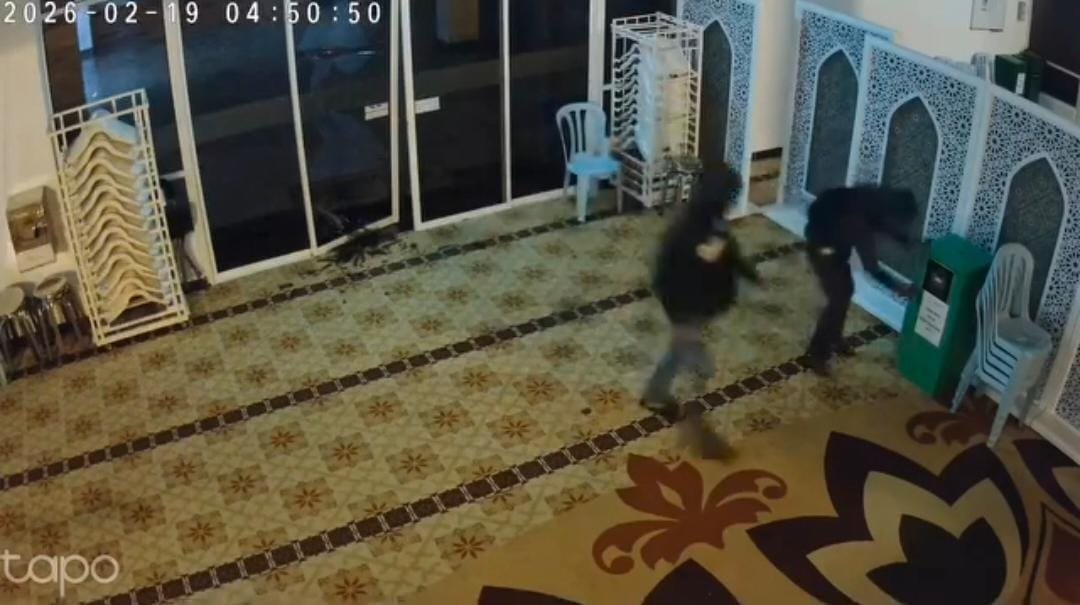 சித்தியவான் பள்ளிவாசலில் உண்டியல் திருட்டு;  முகமூடி அணிந்த இருவருக்கு போலீஸ் வலைவீச்சு