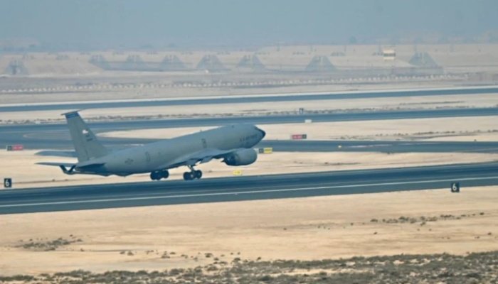 மேற்கு ஈராக்கில் அமெரிக்காவின்  எண்ணெய் நிரப்பும் விமானம் சுட்டு வீழ்த்தப்பட்டது;  அனைத்து  ஊழியர்களும் பலி