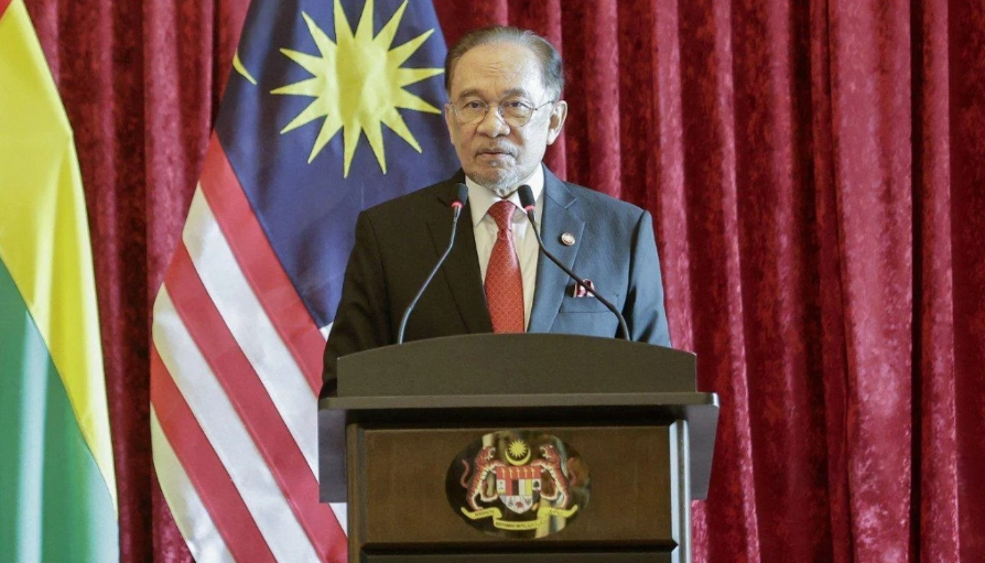 RON95 விலை RM1.99-க்கு நிலைநிறுத்தம்; ஹரி ராயா உபசரிப்பு இரத்து – அன்வார்