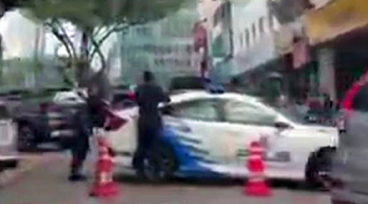 PJ-வில் திடீரென சாலையில் நின்ற MPV; மாரடைப்பால் ஓட்டுநர் மரணம்