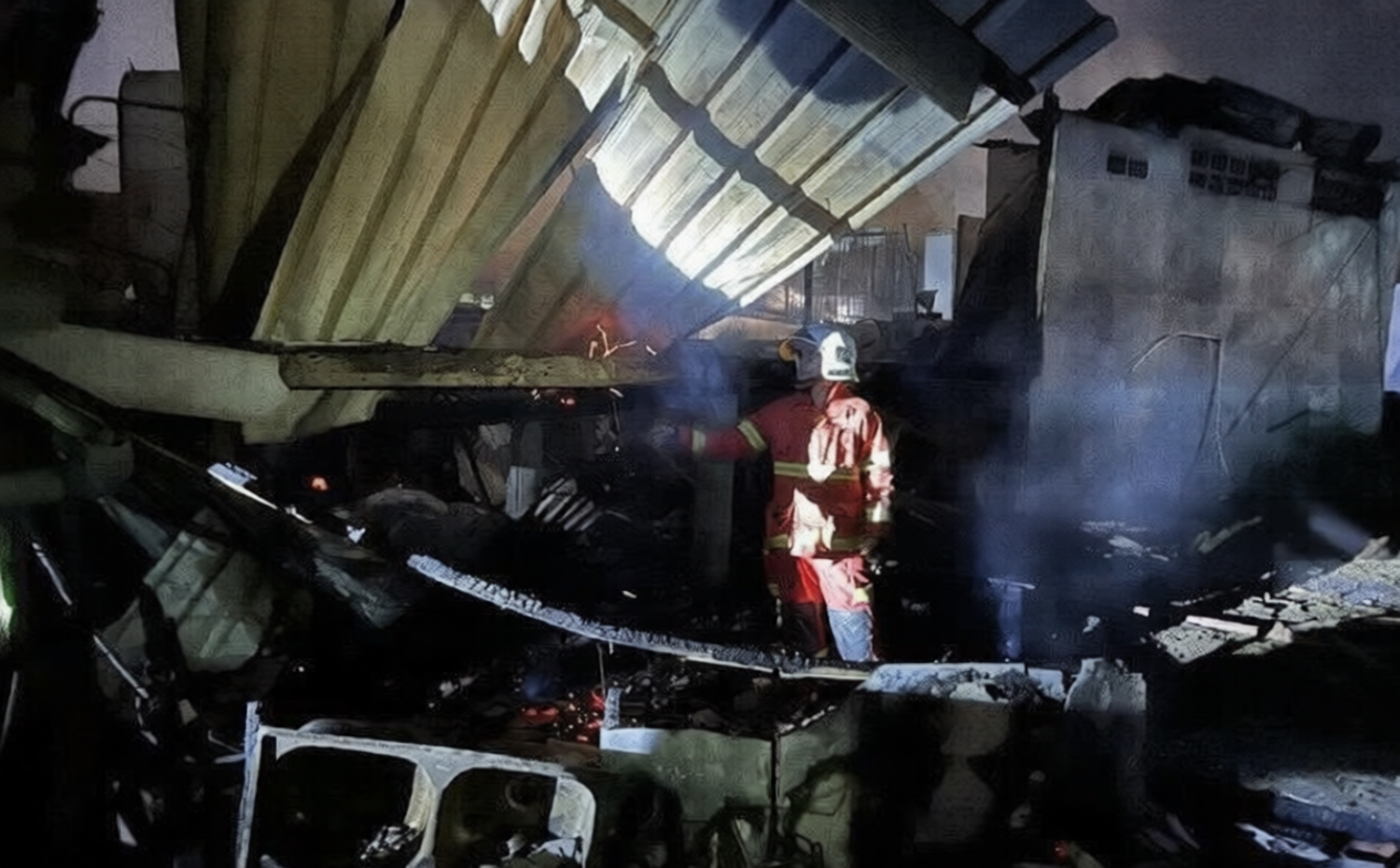 கட்டிலுக்கு அடியில் வைத்திருந்த RM50,000 ரொக்கம் தீயில் சாம்பலானது