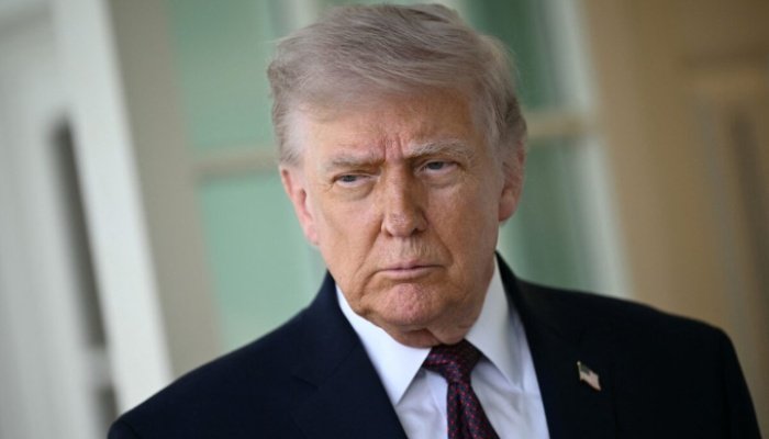 Hormuz நீரிணையில் அமெரிக்கக் கடற்படையின் முற்றுகையைத் தடுத்தால் ஈரான் படகுகளை மூழ்கடிப்போம்: ட்ரம்ப் எச்சரிக்கை