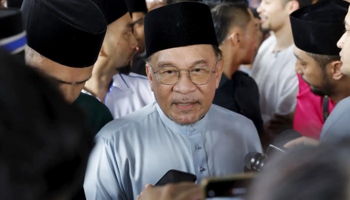 ஆஸ்திரேலியாவுக்கு எண்ணெய் விற்க மலேசியா திட்டமா ? – அன்வார் மறுப்பு