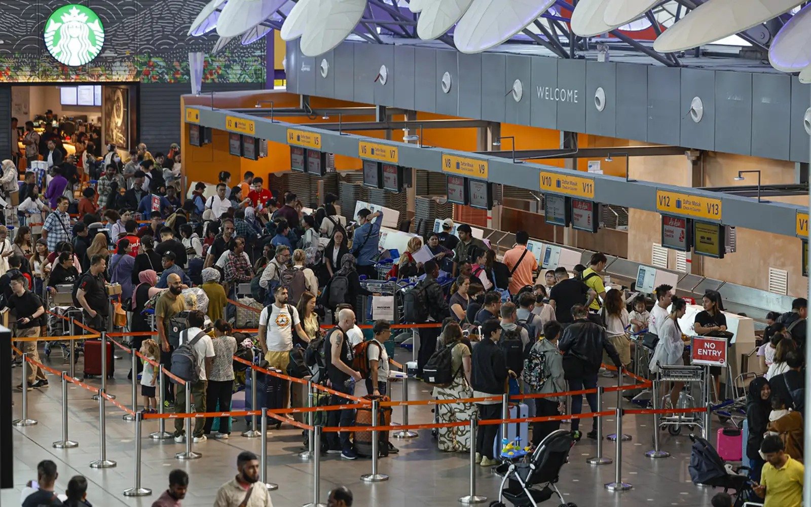 KLIA பயணப் பெட்டி முறையில் கோளாறு : போக்குவரத்து அமைச்சு அவசரக் கூட்டத்திற்கு உத்தரவு
