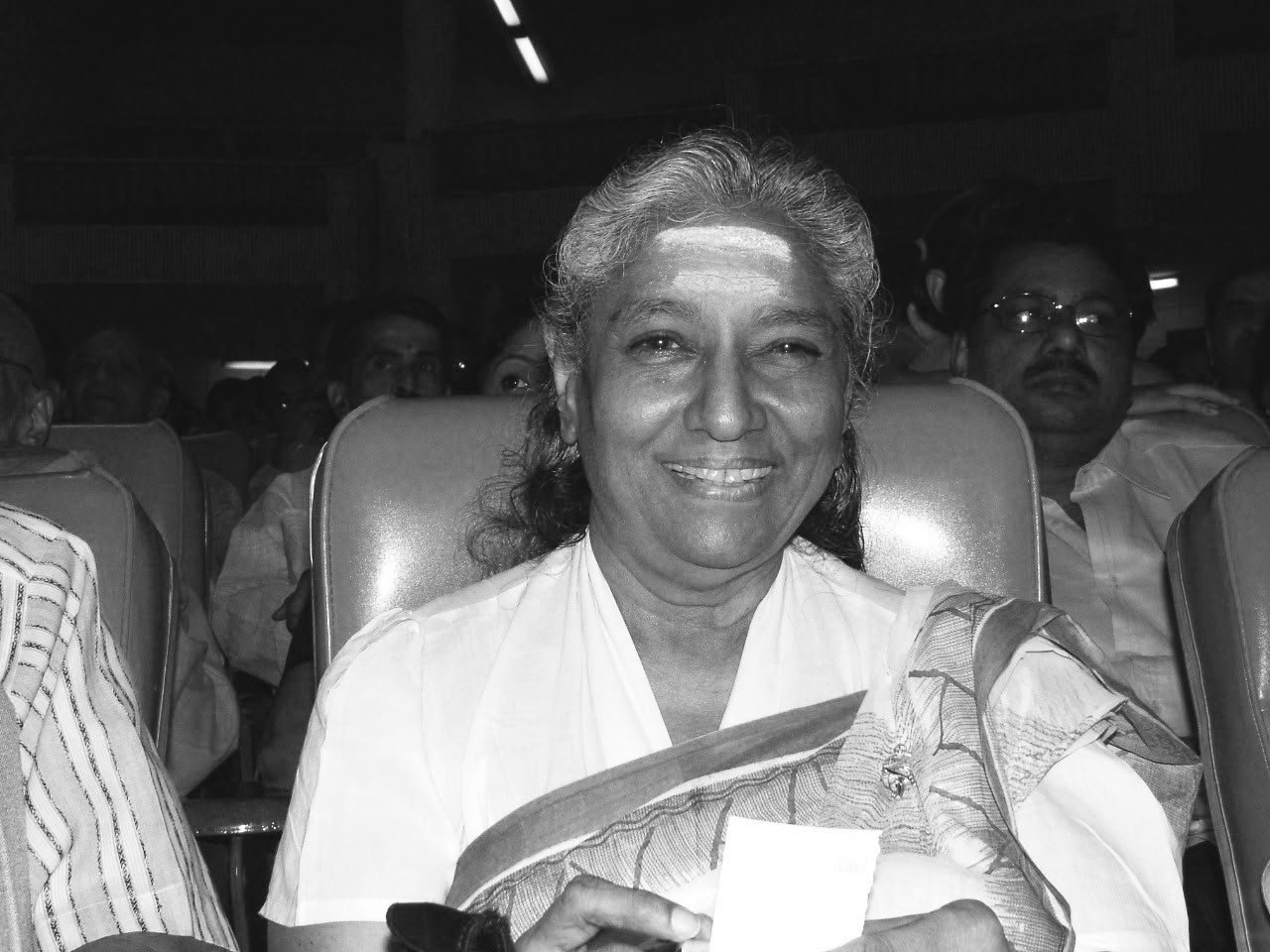 இசை உலகின் ஜாம்பவான் எஸ். ஜானகி 88வது வயதில் காலமானார்