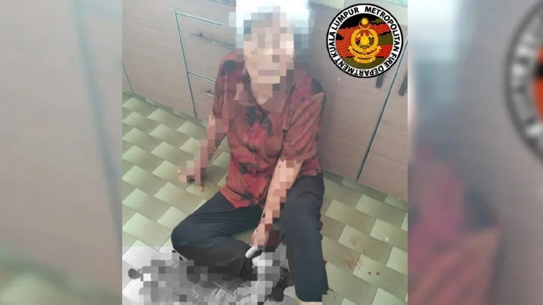 கோலாலம்பூர் வீட்டில் தவறி விழுந்த முதிய பெண் மீட்பு; கணுக்காலில் எலும்பு முறிவு
