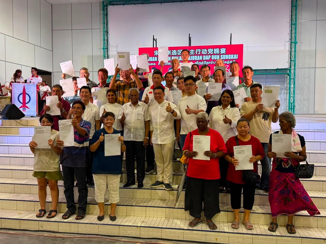 40 ஆண்டுகால நிலப் பிரச்னைக்குத் தீர்வு: சுங்காய், குவாலா பிக்காமில் 120 குடும்பங்களுக்குப் நிலப்பட்டா வழங்கப்பட்டது